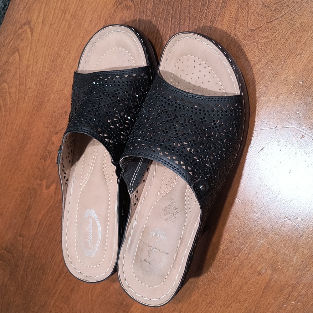 Atalina Shoes Size 8.5